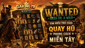 Banner GAKING79 Wanted Dead or a Wild với cao bồi miền Tây trước thị trấn sa mạc, núi đá phía xa, phối màu cam, vàng, xanh và tím.